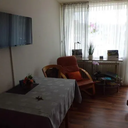 Kloi Und Scheee אוברשטאופן